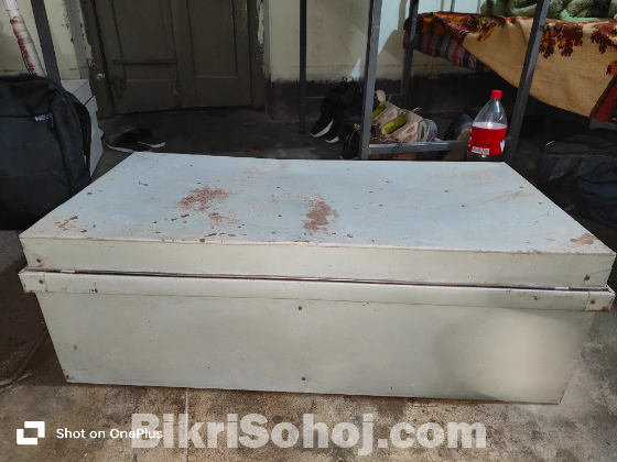 ট্রাংক বিক্রি হবে। (3 feet by 2 feet)